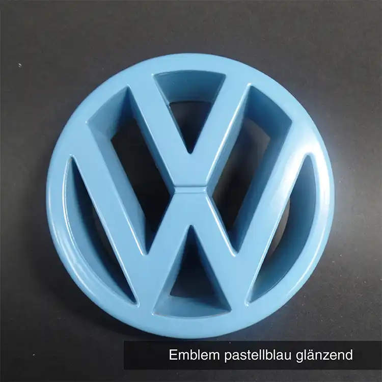 VW Emblem pastellblau glänzend foliert